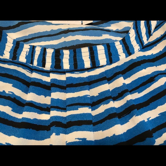 New York & Co. Dolman Sleeve Blouse - Picture 5 of 8